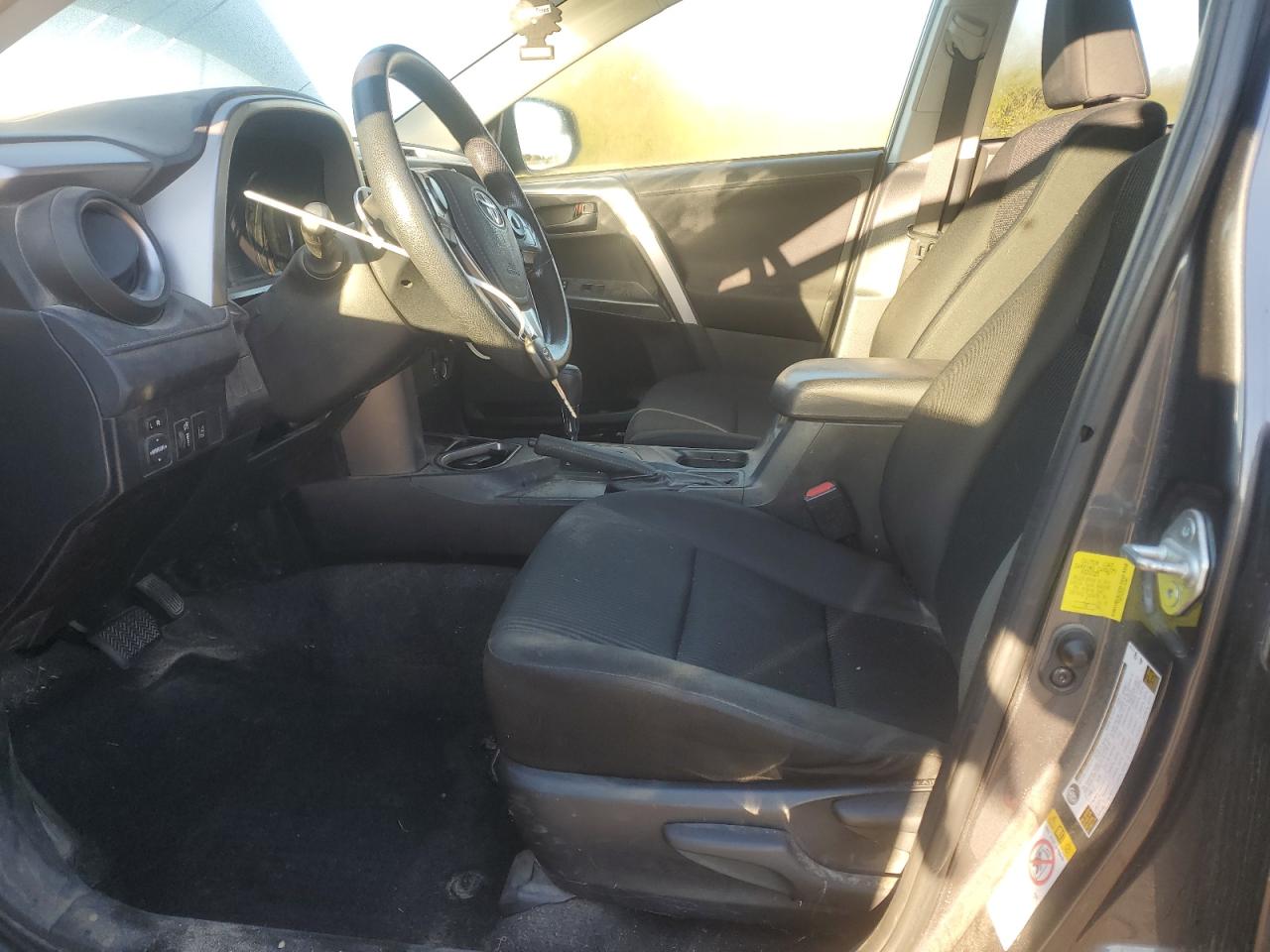 2017 Toyota Rav4 Le VIN: JTMZFREV9HJ143808 Lot: 85837835