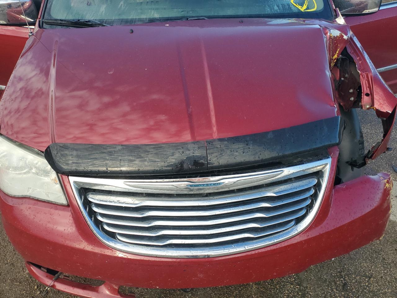 2011 Chrysler Town & Country Touring L VIN: 2A4RR8DG4BR656210 Lot: 82189475