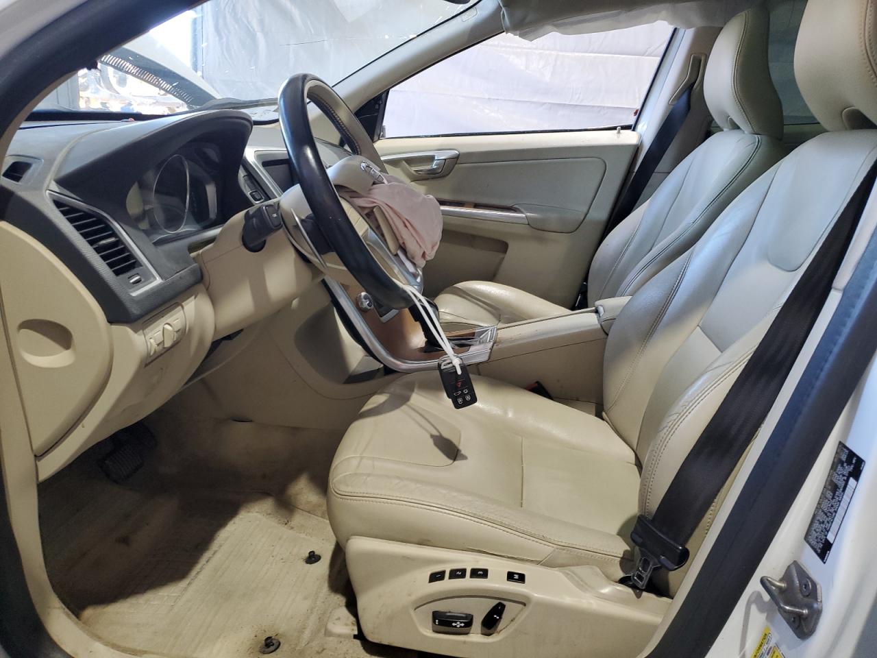 2015 Volvo Xc60 T6 Premier VIN: YV4902RKXF2637690 Lot: 84900715