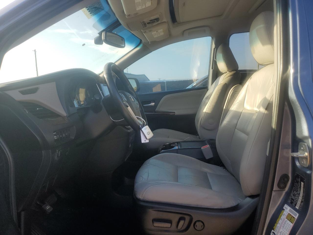 2015 Toyota Sienna Xle VIN: 5TDYK3DC3FS644410 Lot: 85357625