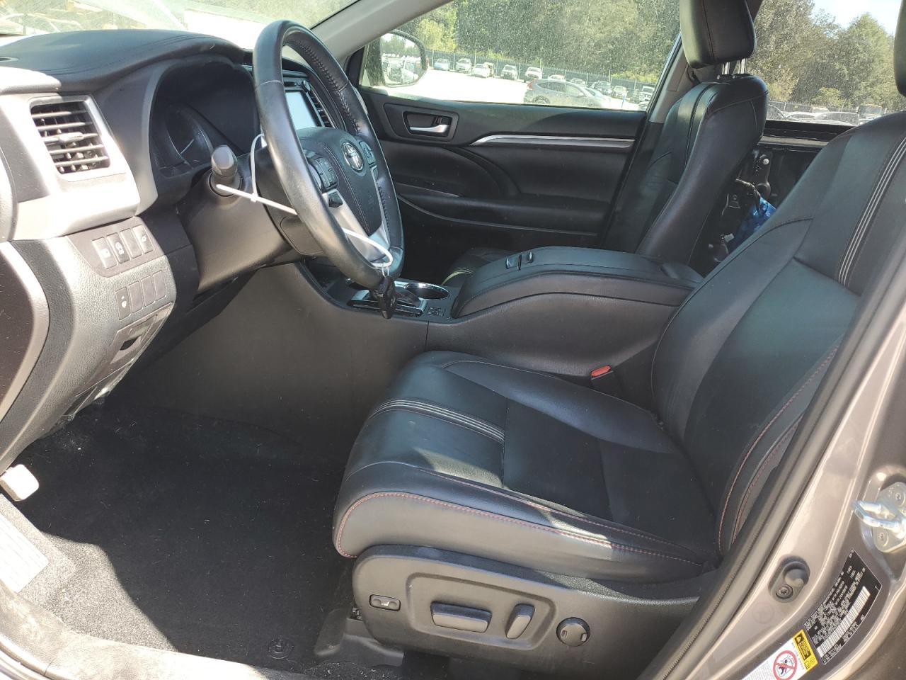 2019 Toyota Highlander Se VIN: 5TDJZRFH1KS976512 Lot: 84792555