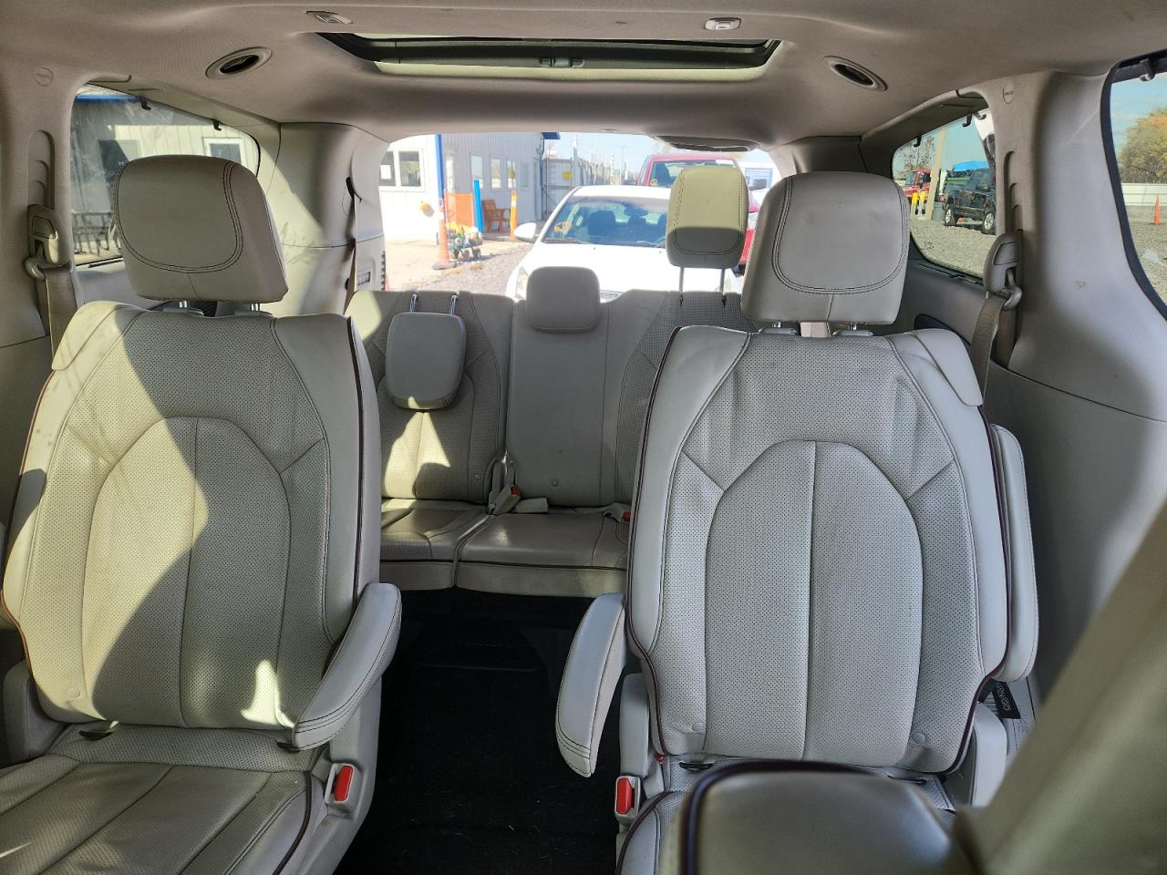 2017 Chrysler Pacifica Limited VIN: 2C4RC1GG6HR812735 Lot: 90452675