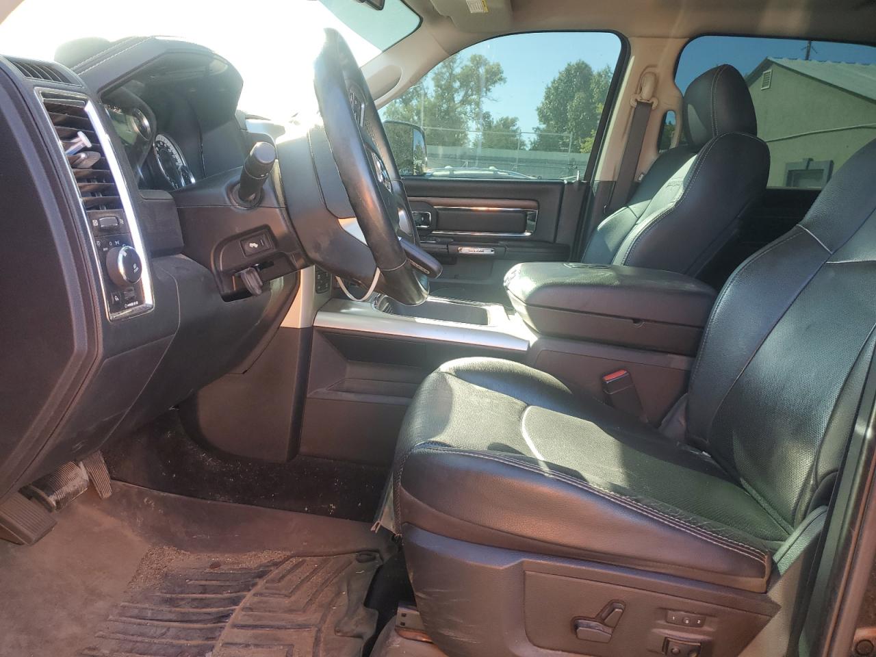 2016 Ram 1500 Laramie VIN: 1C6RR7NT5GS261106 Lot: 87287365