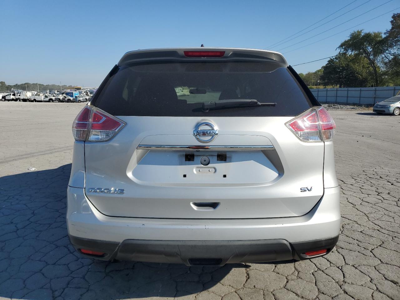 2015 Nissan Rogue S VIN: KNMAT2MT2FP575504 Lot: 85154035
