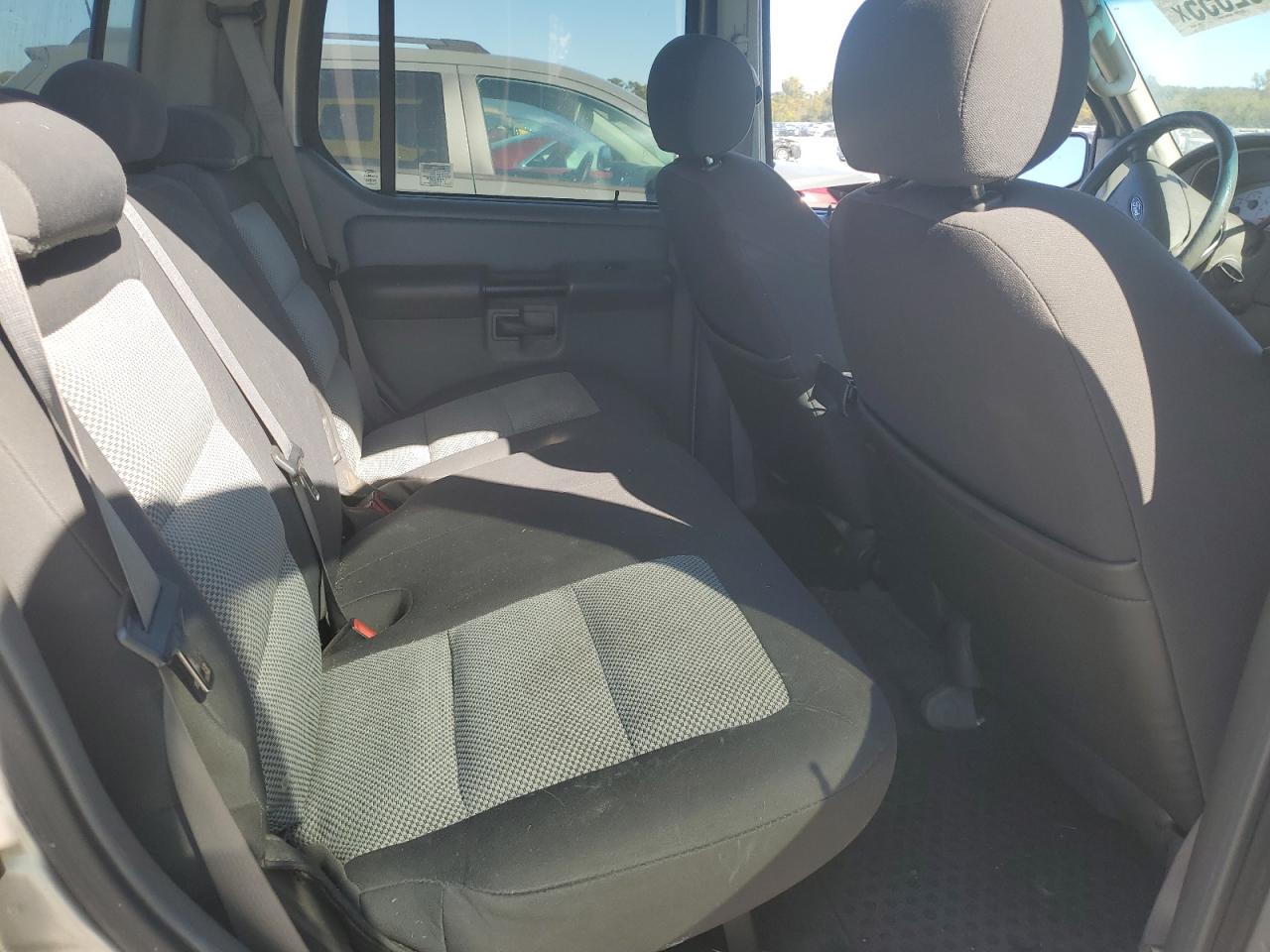 2005 Ford Explorer Sport Trac VIN: 1FMZU67K15UB68988 Lot: 89802355