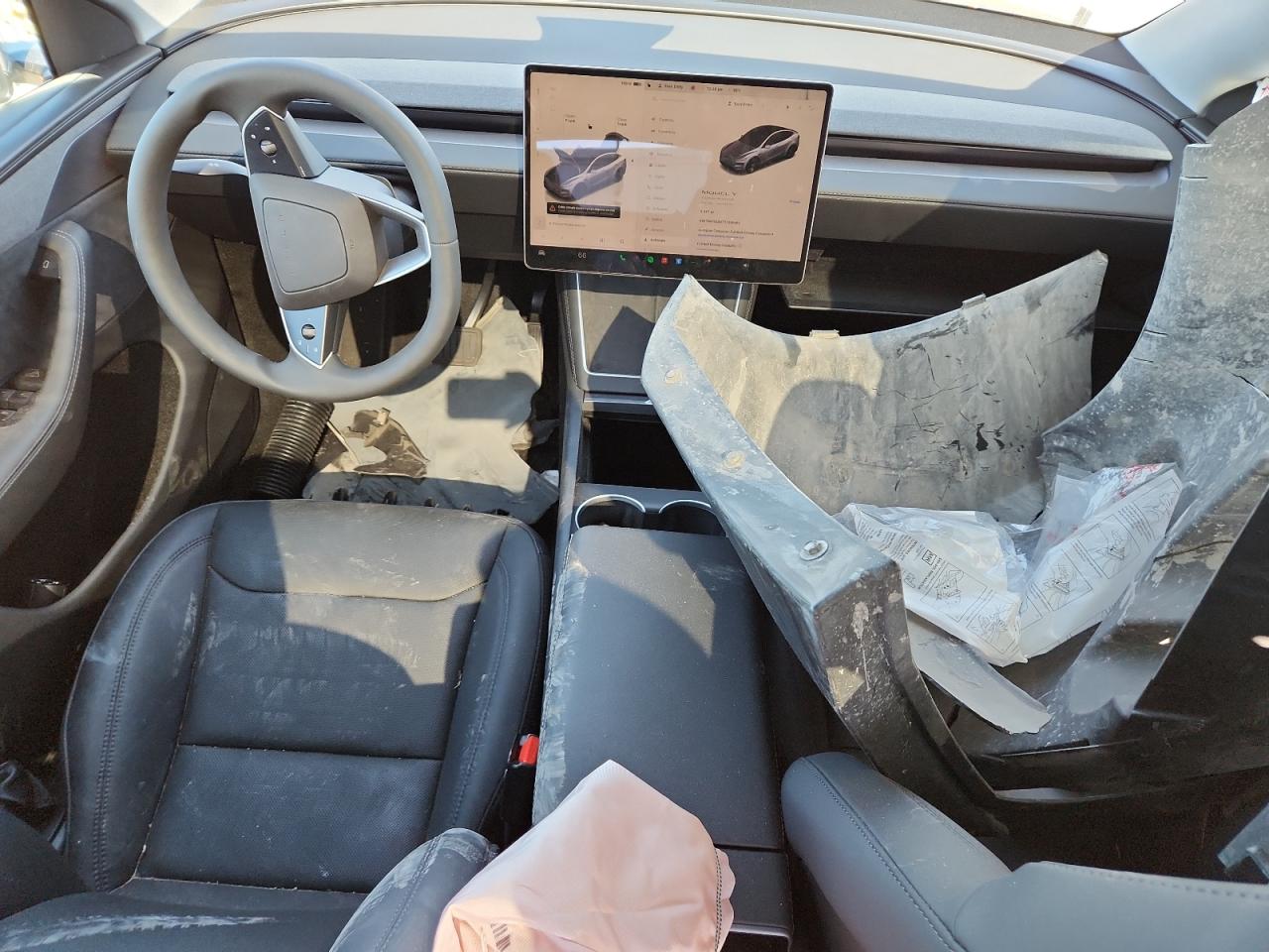 2026 Tesla Model Y VIN: 7SAYGDEE7TF396463 Lot: 89924605