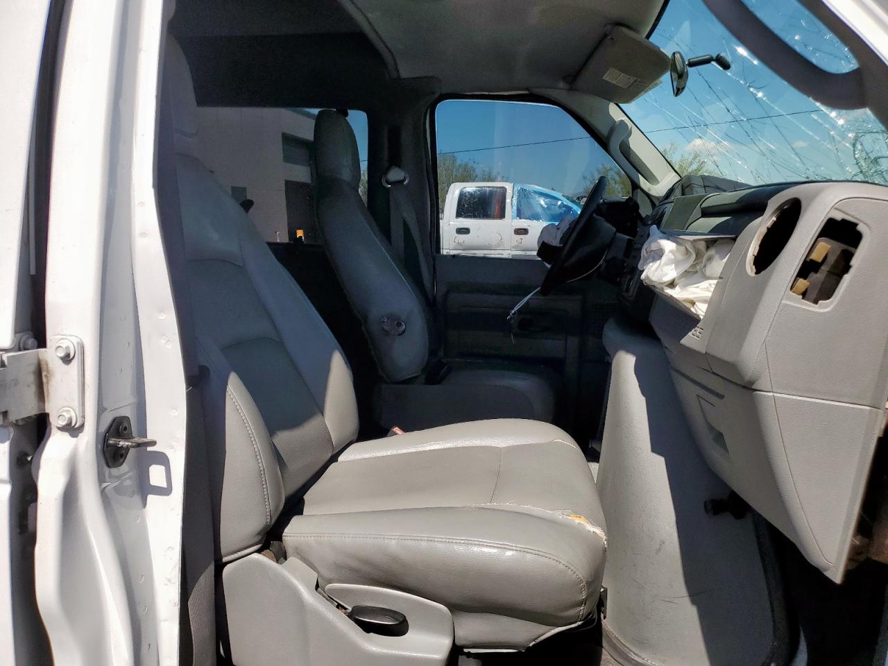 2009 Ford Econoline E250 Van VIN: 1FTNS24W49DA78670 Lot: 84983955