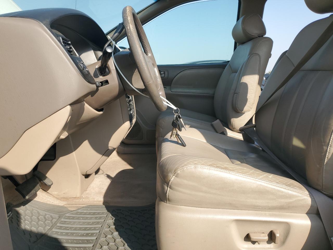 1998 Toyota Sienna Le VIN: 4T3ZF13C4WU022007 Lot: 90385095