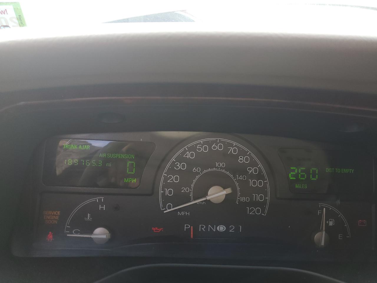 2003 Lincoln Town Car Executive VIN: 1LNHM81W63Y681498 Lot: 83859535