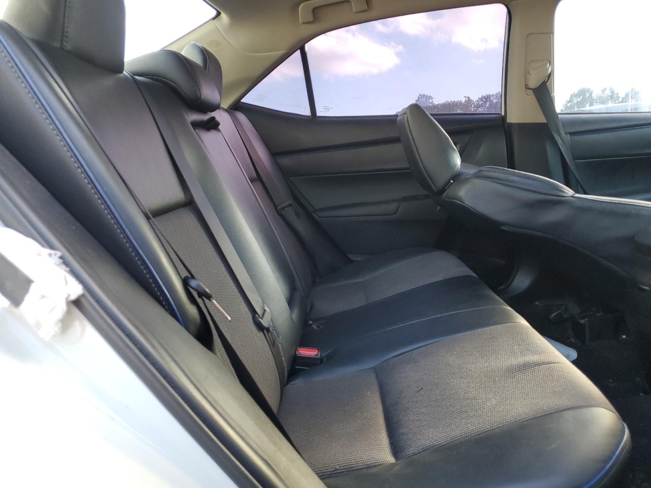 2017 Toyota Corolla L VIN: 5YFBURHE4HP603746 Lot: 81871625