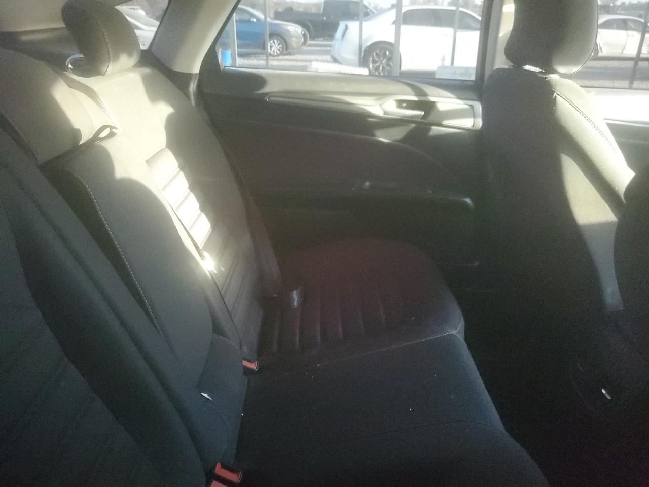 2019 Ford Fusion Se VIN: 3FA6P0LU0KR168458 Lot: 82184505