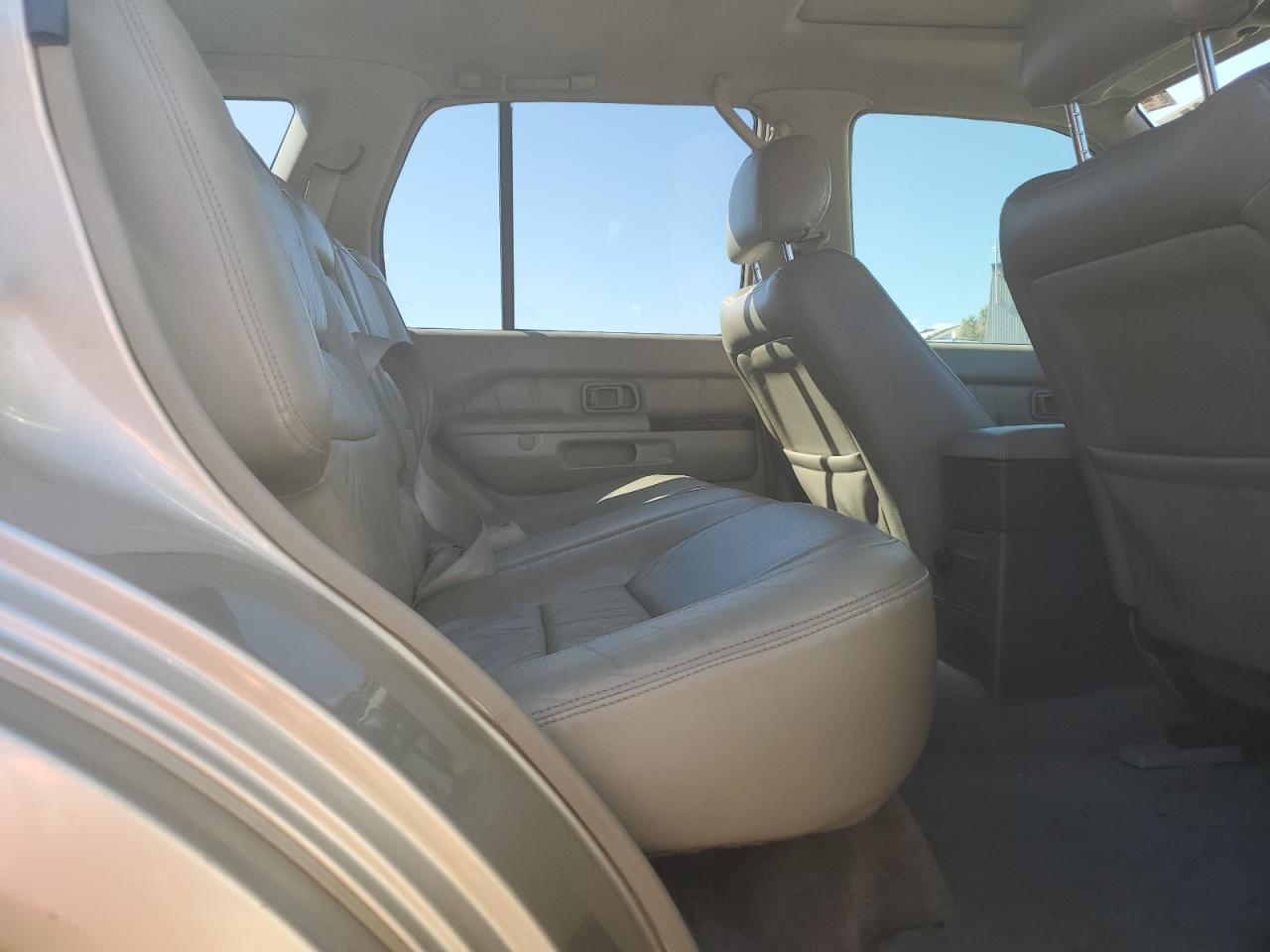 2000 Infiniti Qx4 VIN: JNRAR07Y1YW076387 Lot: 81458505