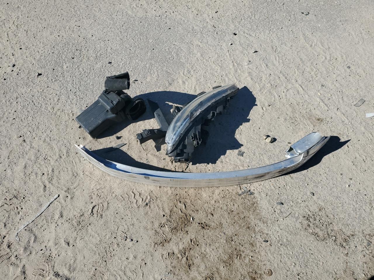 2015 Chrysler 200 Limited VIN: 1C3CCCABXFN659676 Lot: 90450365