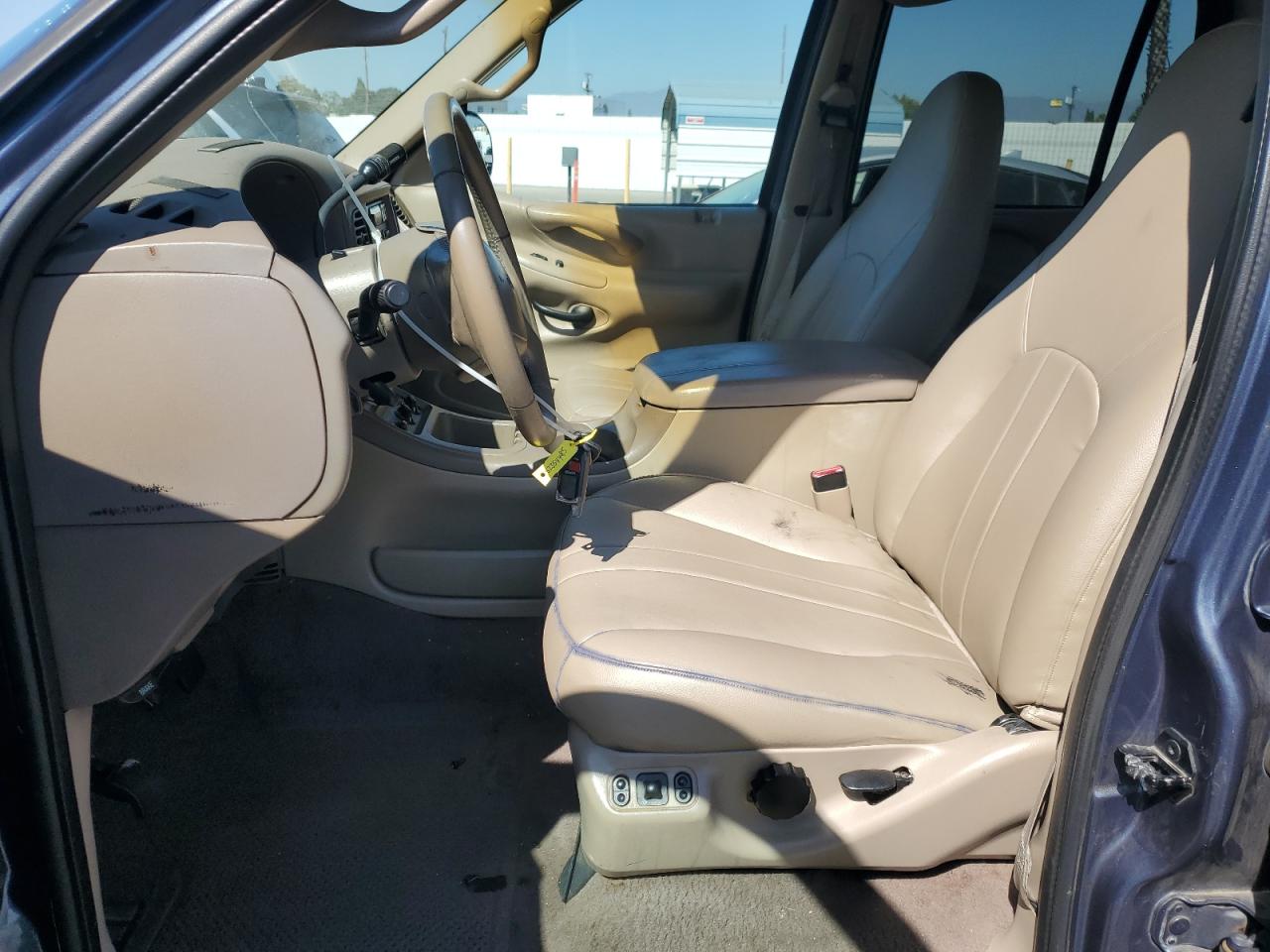 2000 Ford Expedition Eddie Bauer VIN: 1FMRU17LXYLA79362 Lot: 82354485