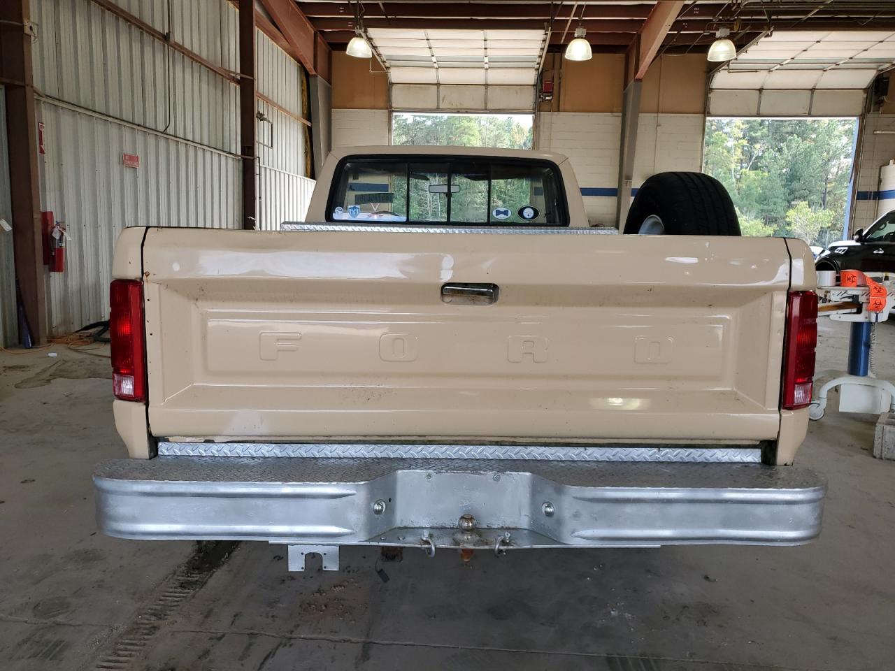 1985 Ford F150 VIN: 1FTDF15Y7FNA75147 Lot: 85775085