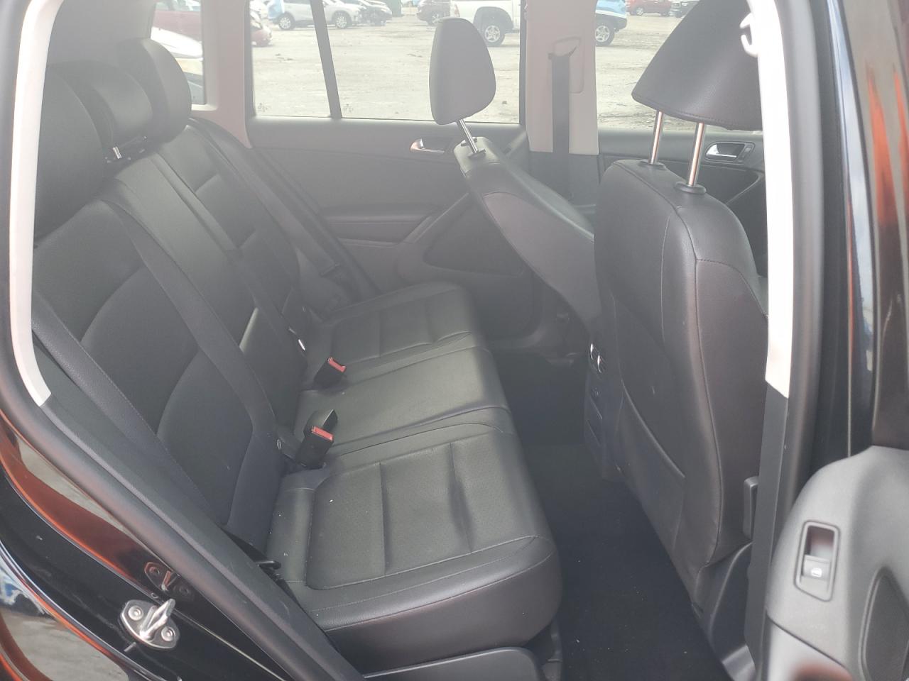 2016 Volkswagen Tiguan S VIN: WVGAV7AX2GW006203 Lot: 82293965