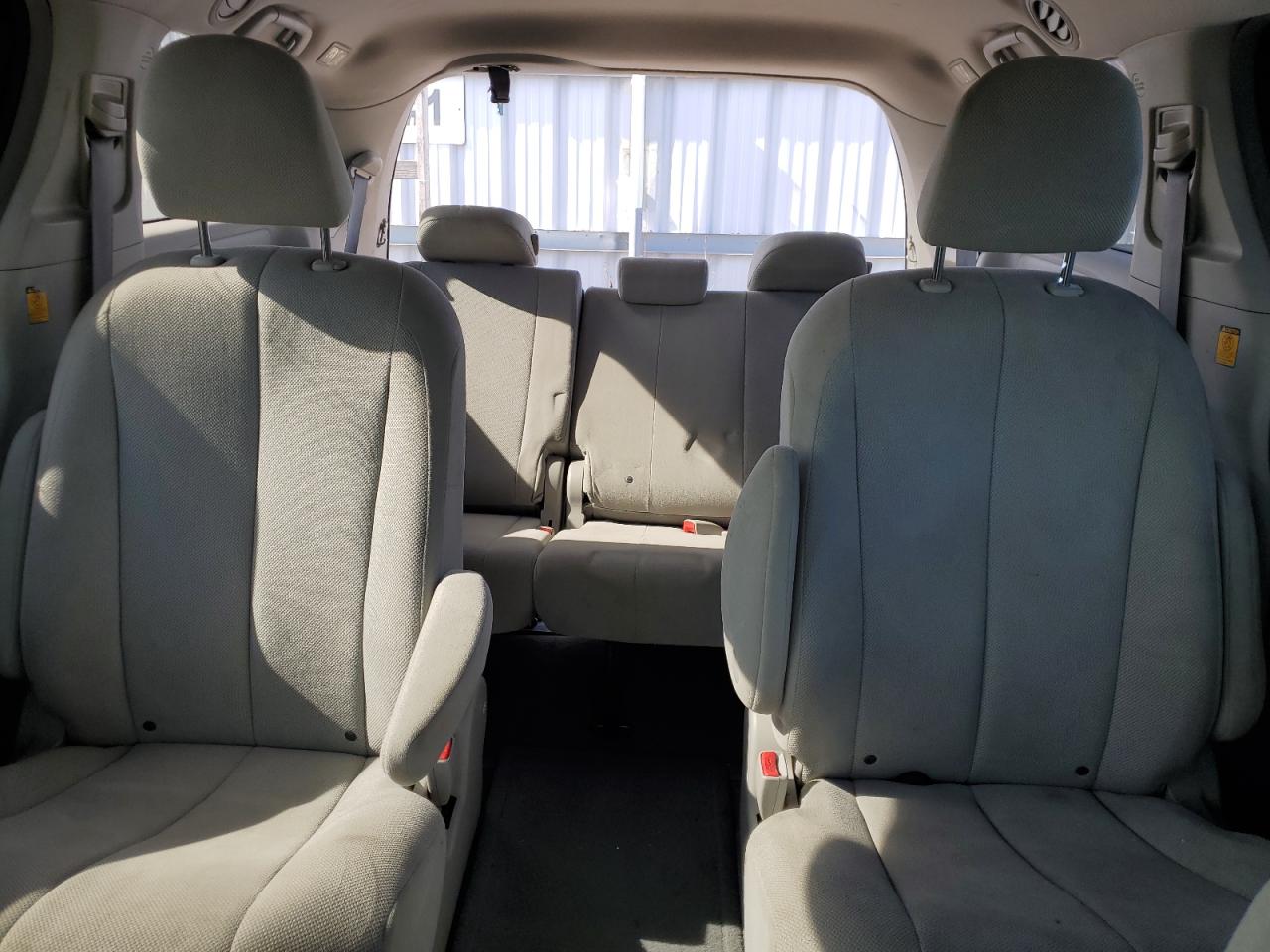 2011 Toyota Sienna VIN: 5TDZK3DC4BS024762 Lot: 80646665