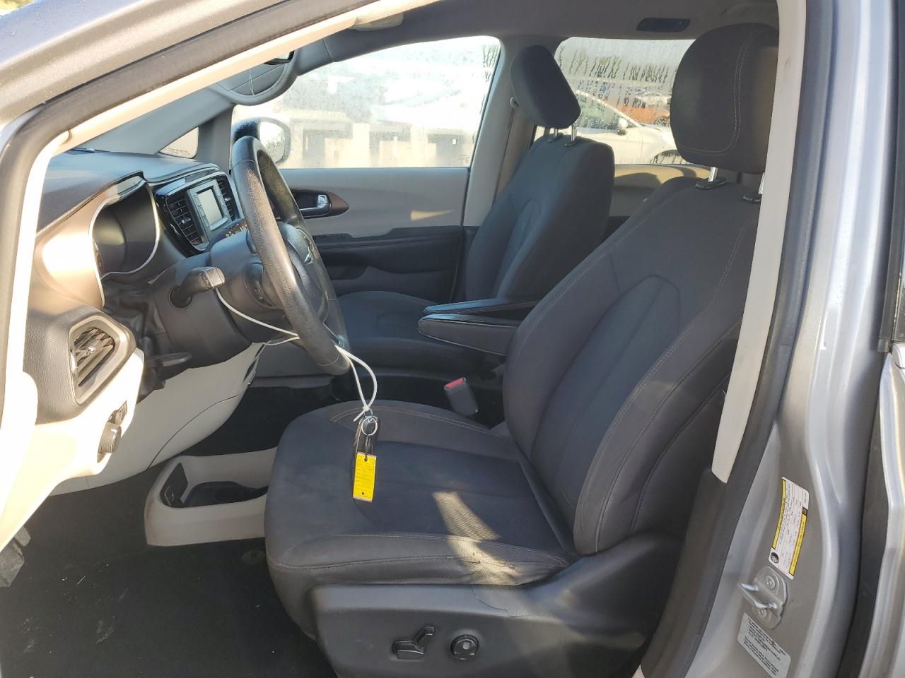 2017 Chrysler Pacifica Lx VIN: 2C4RC1CGXHR571767 Lot: 89530365