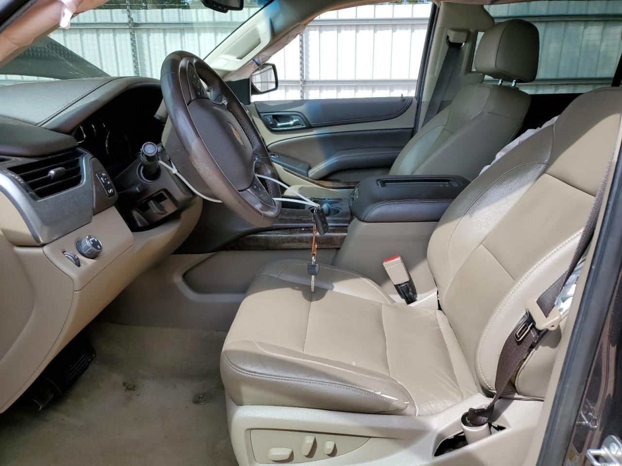 2017 Chevrolet Suburban C1500 Lt VIN: 1GNSCHKC1HR221207 Lot: 81977145