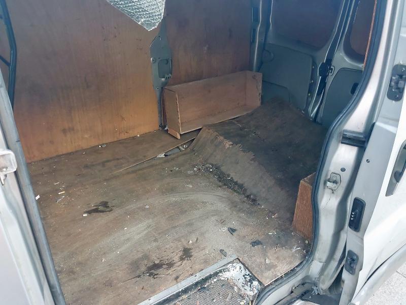 2004 VAUXHALL VIVARO 2700 DTI SWB 