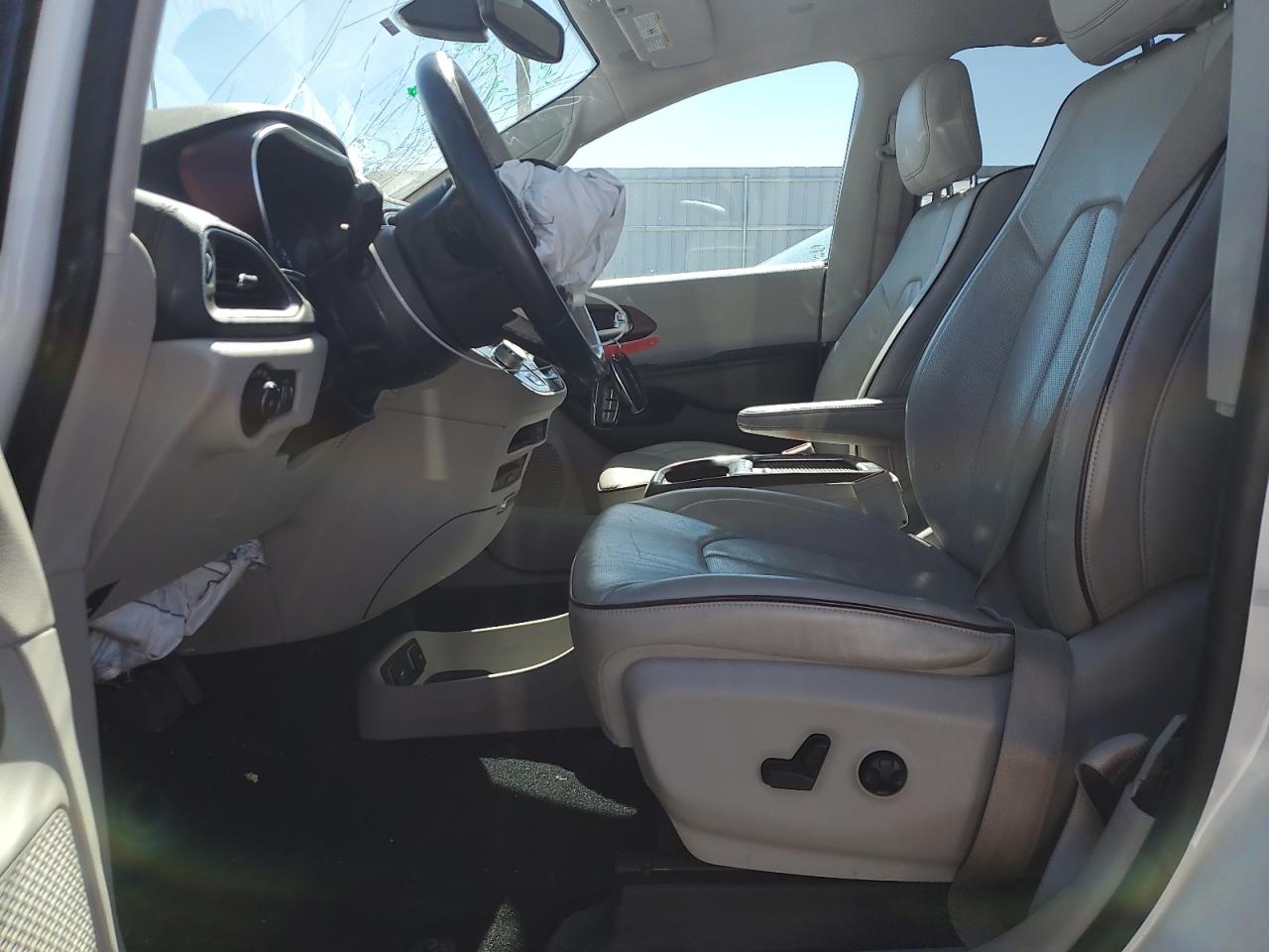 2017 Chrysler Pacifica Limited VIN: 2C4RC1GG0HR559881 Lot: 85685525