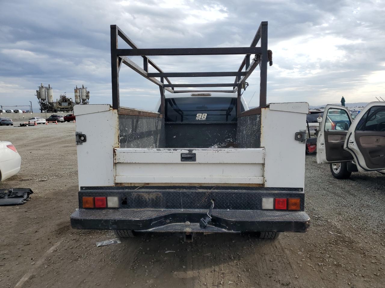 2004 GMC Sierra C2500 Heavy Duty VIN: 1GDHC24U84E199659 Lot: 85750135