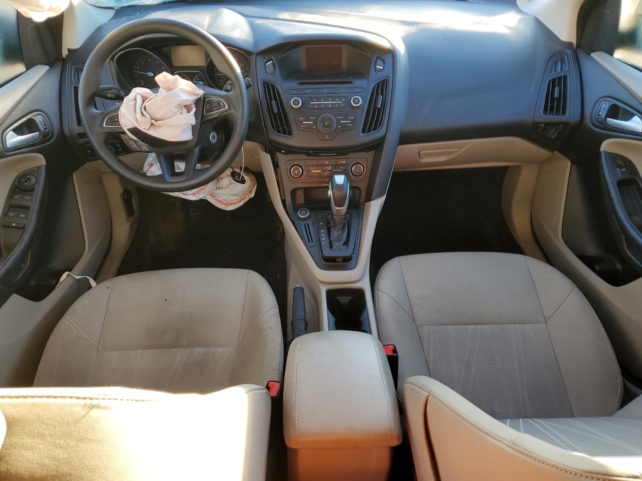 2016 Ford Focus Se VIN: 1FADP3K22GL247581 Lot: 82738165