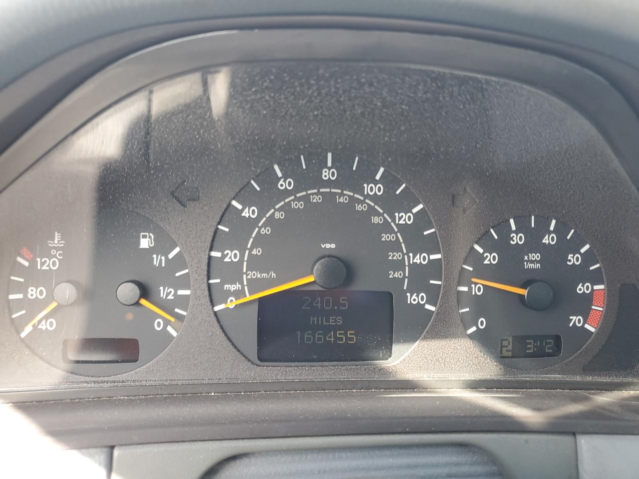 2002 Mercedes-Benz E 320 VIN: WDBJF65J22B494049 Lot: 81870065