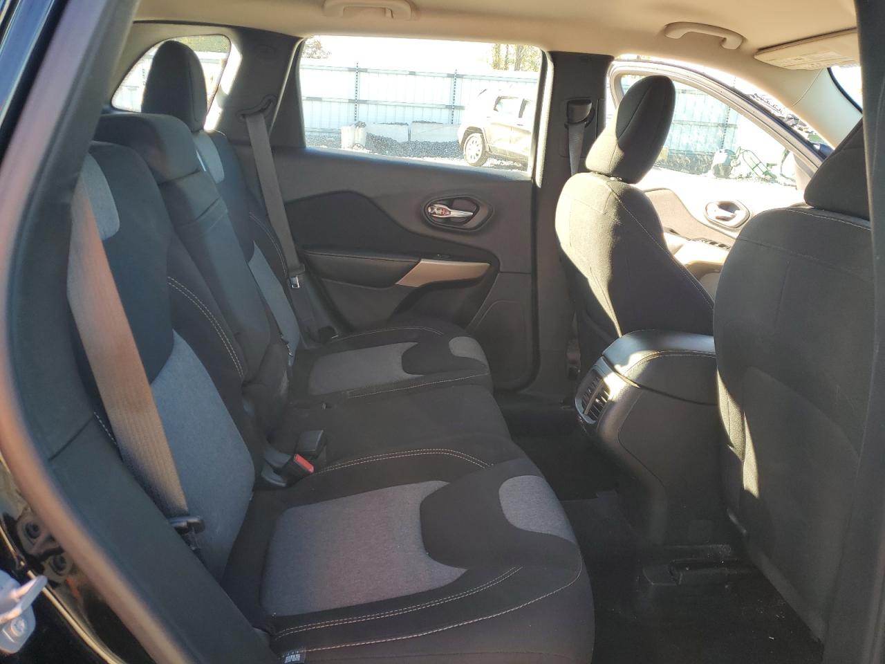 2017 Jeep Cherokee Sport VIN: 1C4PJMAS4HD224492 Lot: 82294465