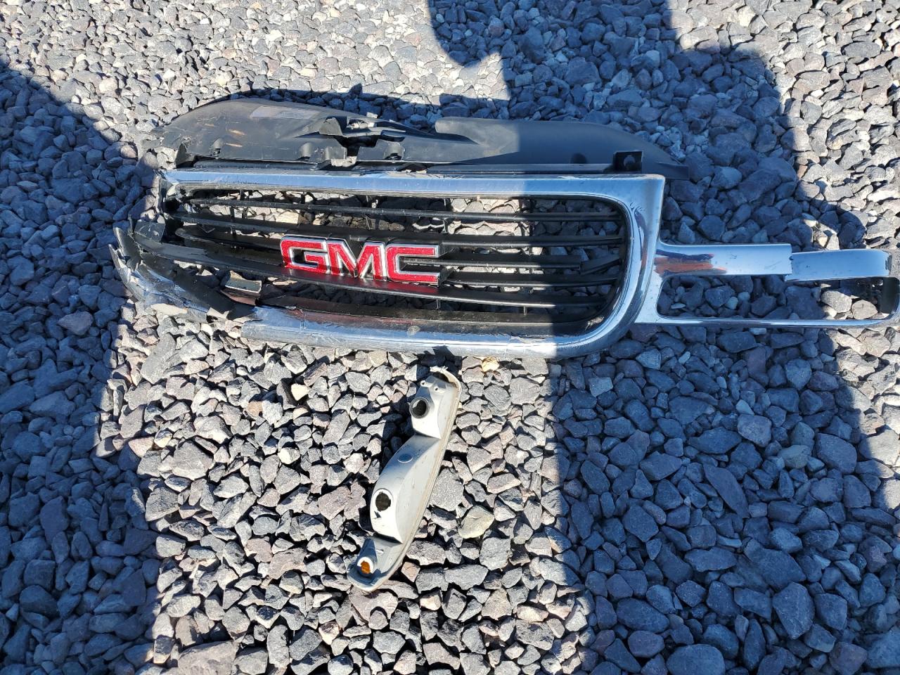 2004 GMC Yukon VIN: 1GKEK13T04R114727 Lot: 82332925