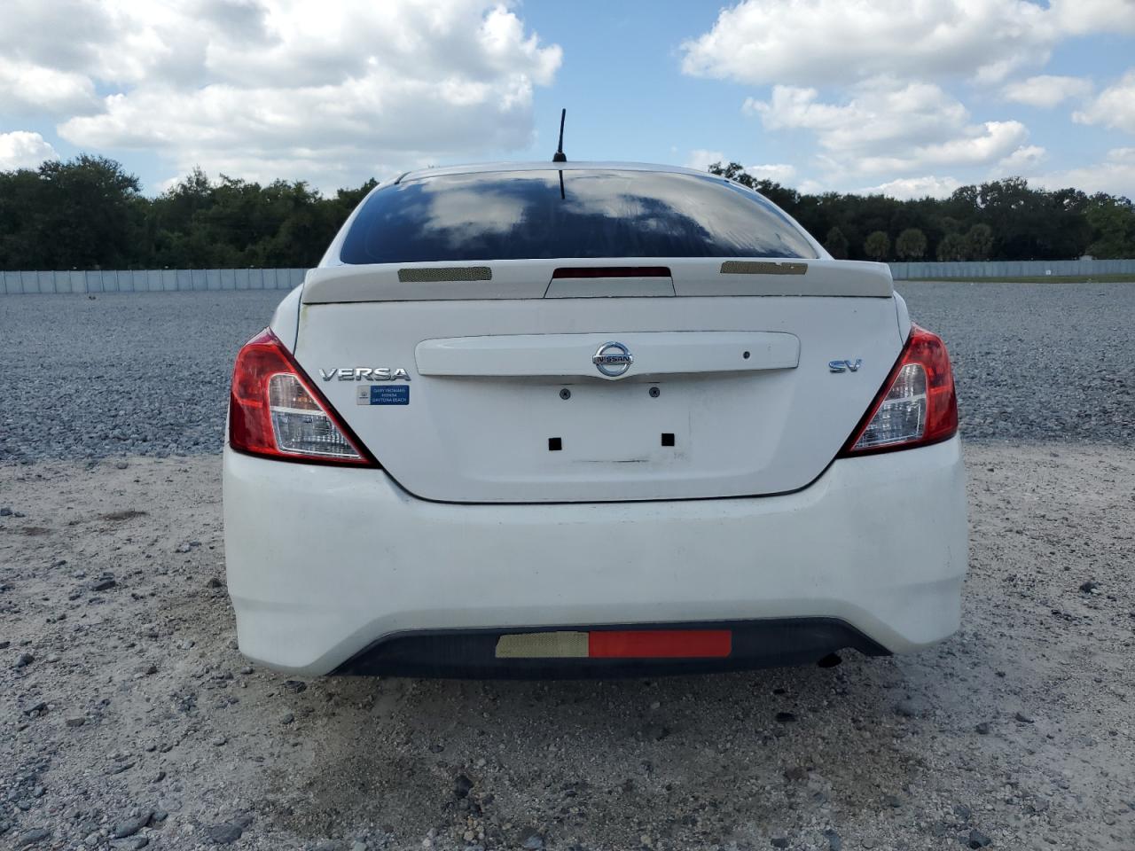 2017 Nissan Versa S VIN: 3N1CN7AP1HL867377 Lot: 84981435