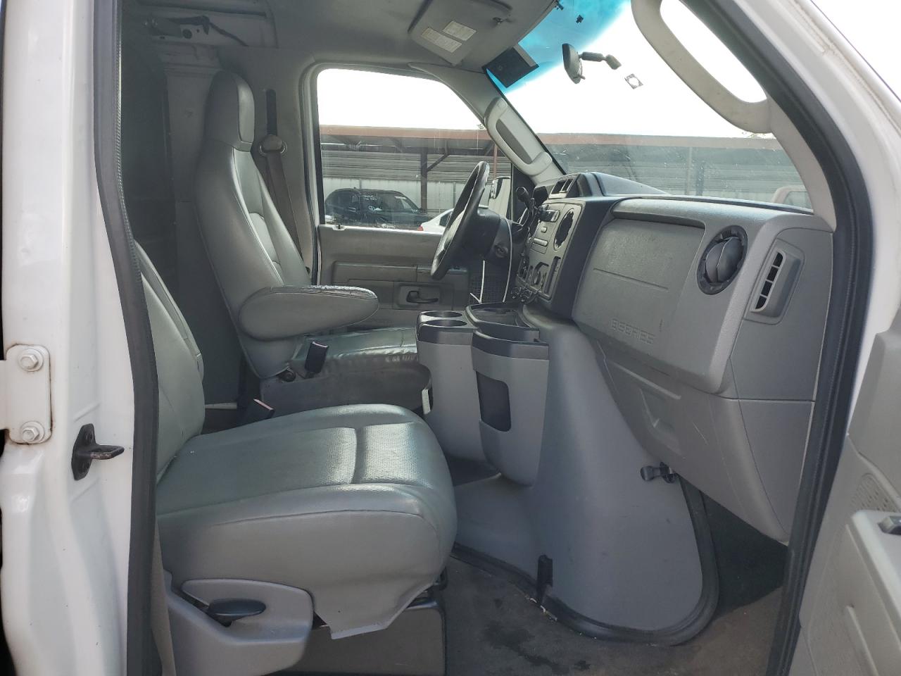 2013 Ford Econoline E250 Van VIN: 1FTNE2EL0DDA33634 Lot: 85720345