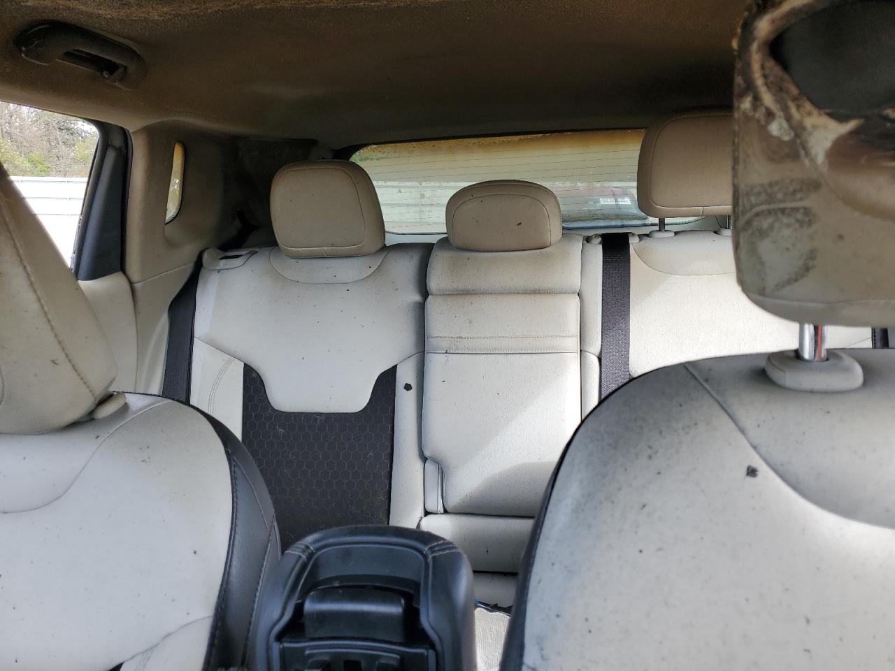 2018 Jeep Compass Latitude VIN: 3C4NJDBBXJT150517 Lot: 85744855