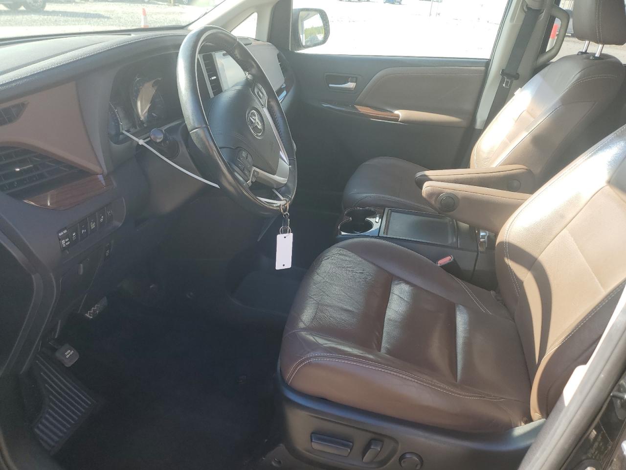 2017 Toyota Sienna Xle VIN: 5TDYZ3DC1HS835029 Lot: 85296425