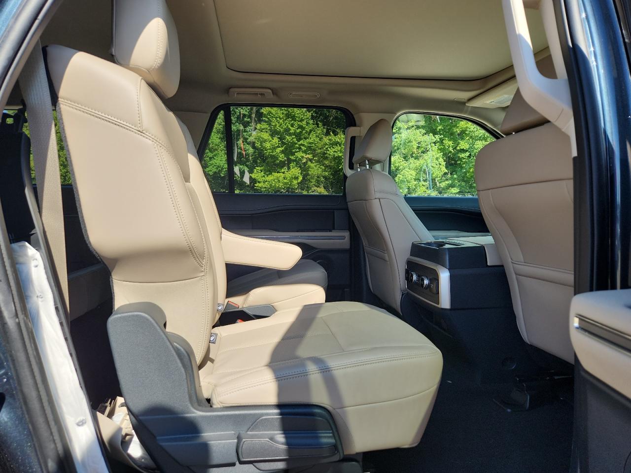 2024 Ford Expedition Max Xlt VIN: 1FMJK1H80REA78496 Lot: 83857755