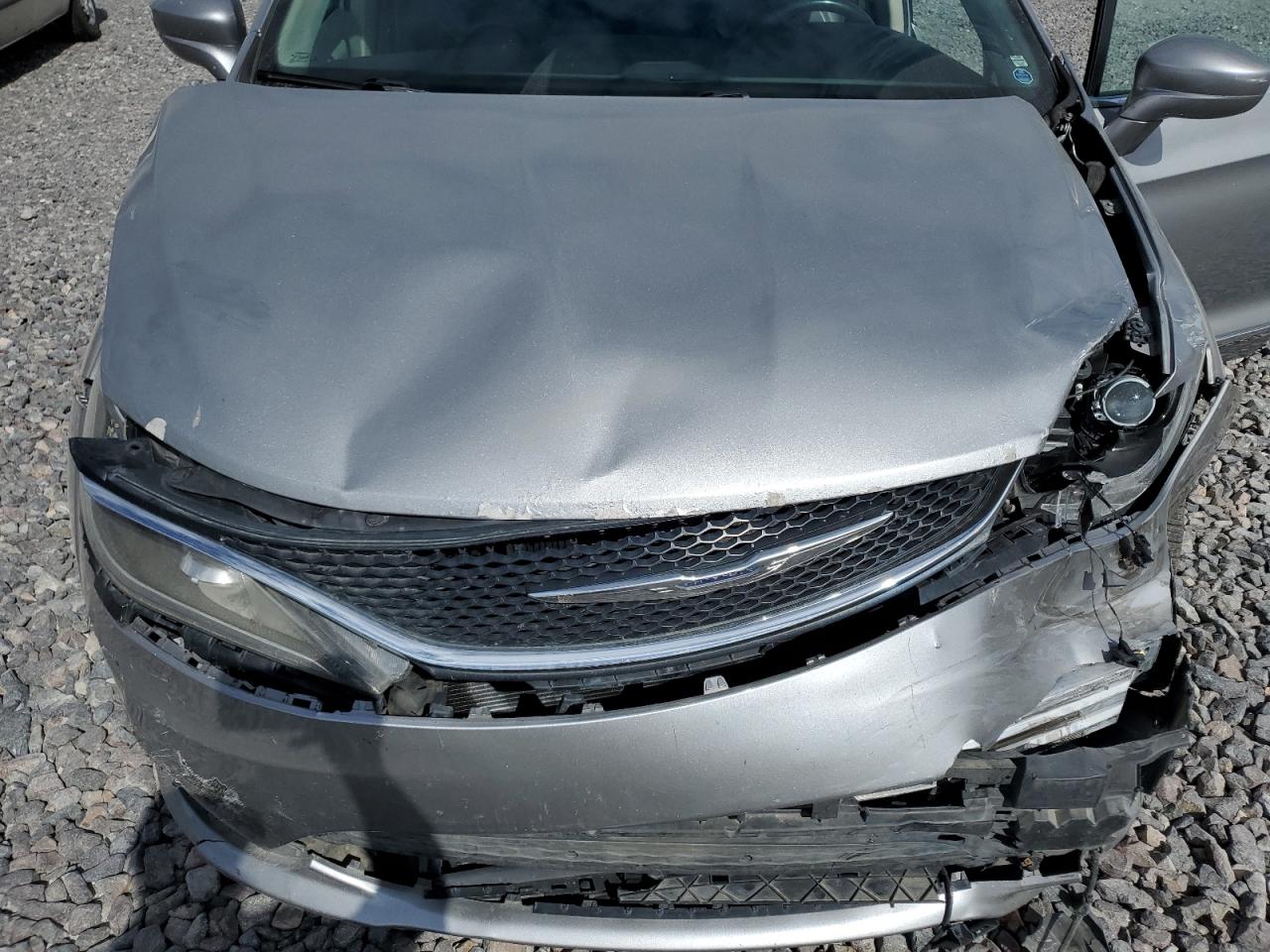 2017 Chrysler Pacifica Touring L VIN: 2C4RC1BG2HR591979 Lot: 85129845