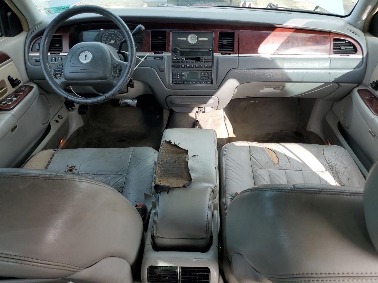 2004 Lincoln Town Car Executive VIN: 1LNHM81W84Y669323 Lot: 85269715