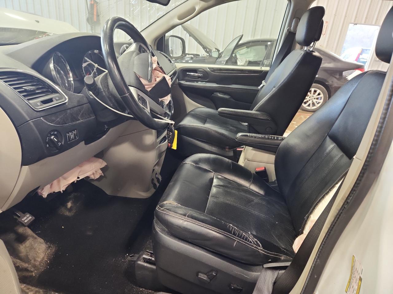 2015 Chrysler Town & Country Touring L VIN: 2C4RC1CG9FR742876 Lot: 85575285