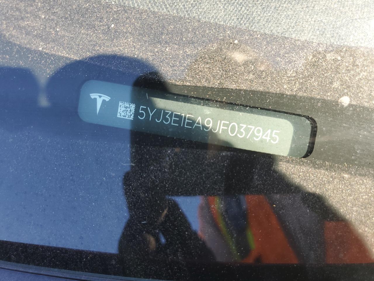 2018 Tesla Model 3 VIN: 5YJ3E1EA9JF037945 Lot: 90646205