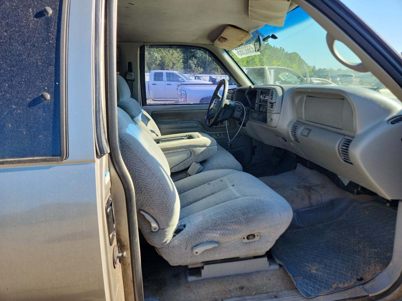 1998 Chevrolet Gmt-400 K1500 VIN: 1GCEK19R0WR148922 Lot: 85682365