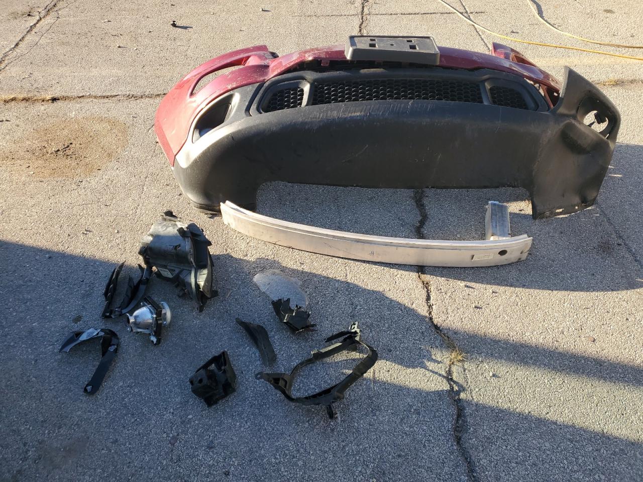 2015 Jeep Cherokee Latitude VIN: 1C4PJLCB8FW670489 Lot: 82487195