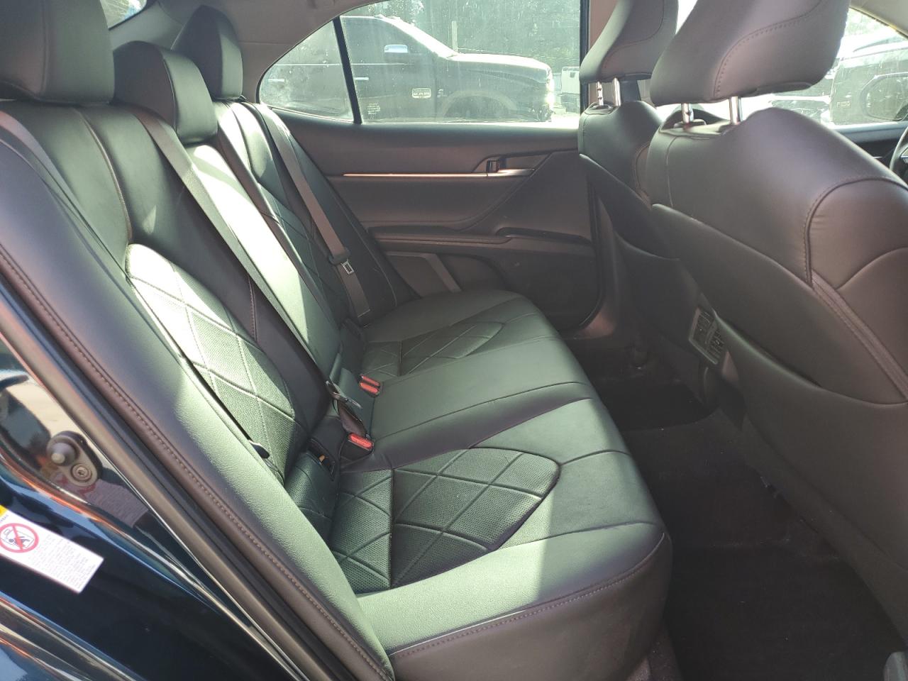 2018 Toyota Camry L VIN: 4T1B11HK8JU501810 Lot: 82289315