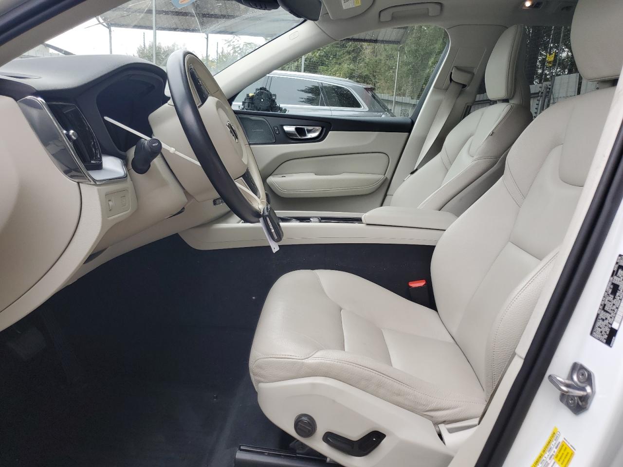 2020 Volvo Xc60 T5 Momentum VIN: YV4102DK7L1536029 Lot: 84943715