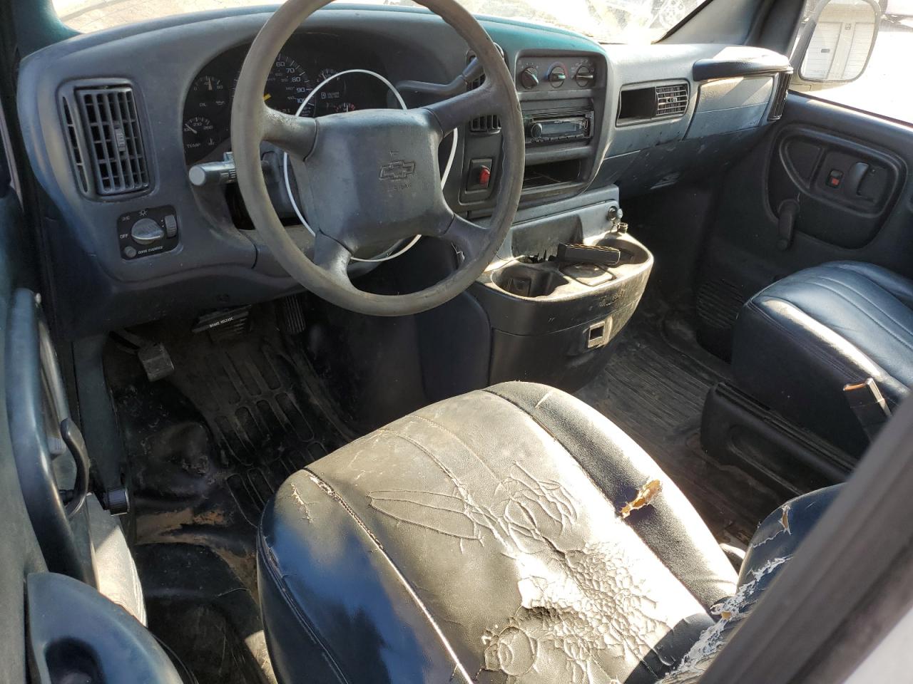 2000 Chevrolet Express G2500 VIN: 1GCFG25W9Y1206096 Lot: 86125205