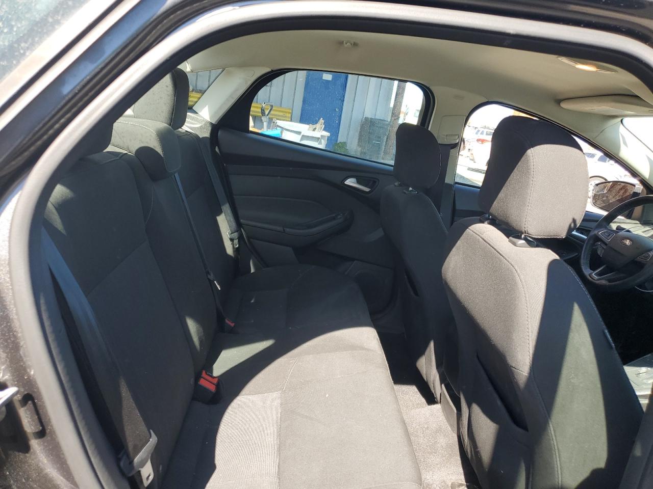 2015 Ford Focus Se VIN: 1FADP3F20FL374743 Lot: 85166095