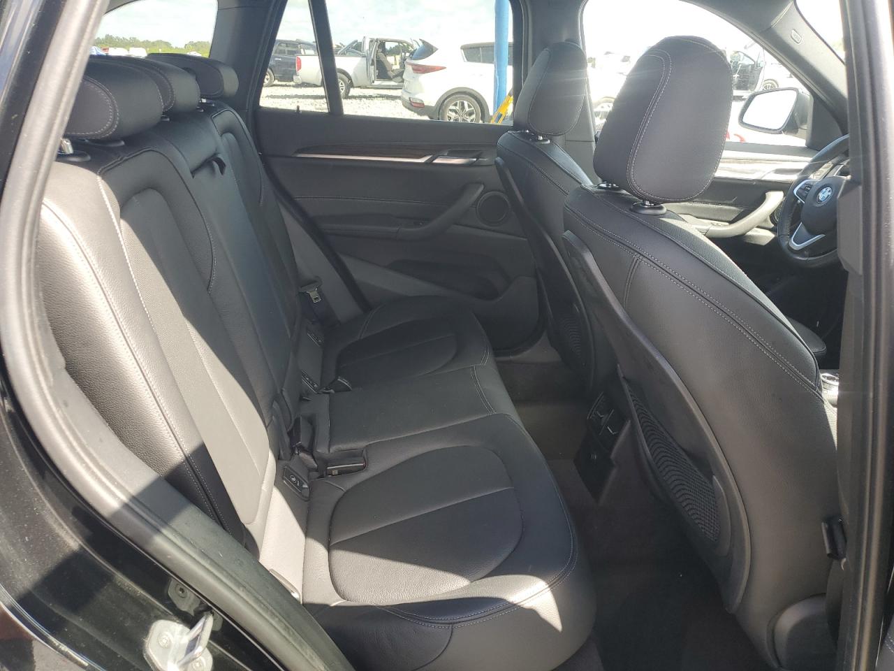 2018 BMW X1 xDrive28I VIN: WBXHT3C39J5K22643 Lot: 81988995