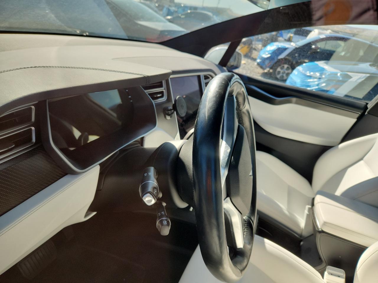 2016 Tesla Model X VIN: 5YJXCBE48GF031103 Lot: 86140875