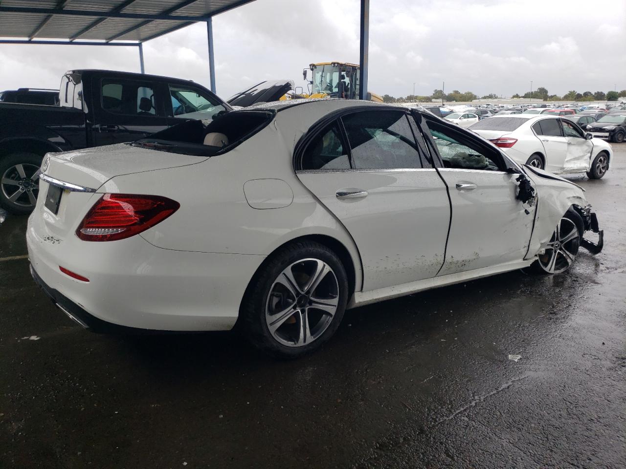 2019 Mercedes-Benz E 300 white null gas WDDZF4JB0KA514902 photo #4