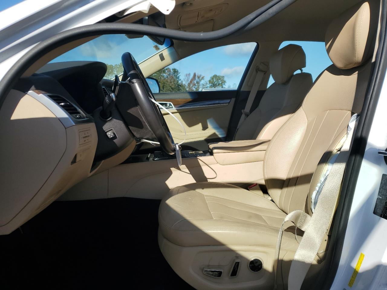 2018 Genesis G80 Base VIN: KMHGN4JE0JU235246 Lot: 90231735