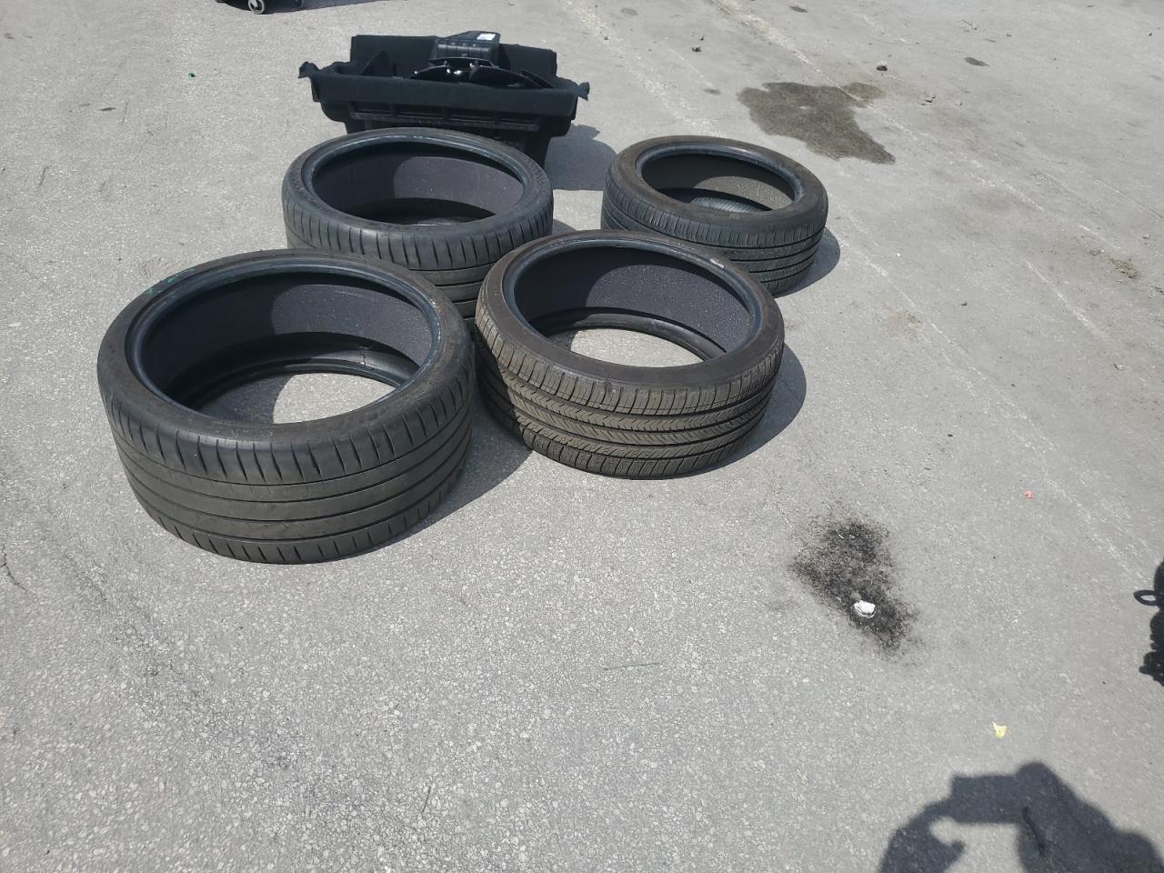 2026 Tesla Model Y VIN: 7SAYGDEE8TA401683 Lot: 85519855